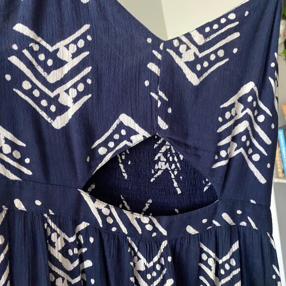 AERIE Navy and White Print Cut-Out Maxi Dress Size S - Picture 7 of 7